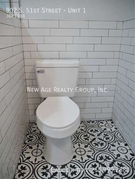 Building Photo - 902 S 51st St