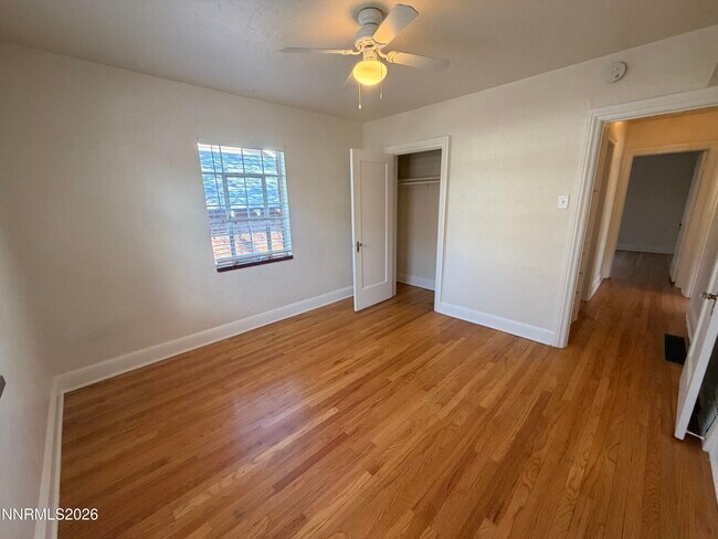 Building Photo - 541 Thoma St