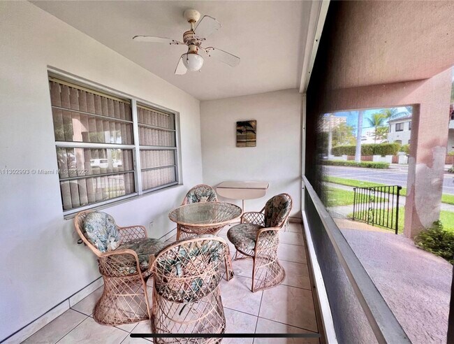 Building Photo - 1707 E Hallandale Beach Blvd