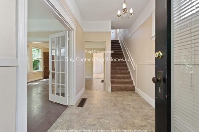 Building Photo - Charming 3 Bedroom Sanctuary in Eliot Neighborhood!