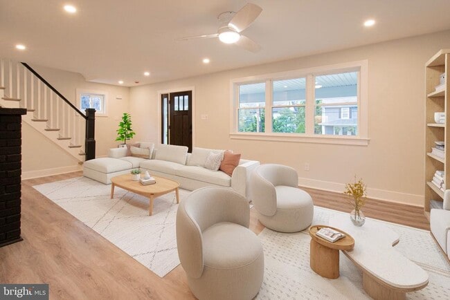 Building Photo - 21 Manor Rd