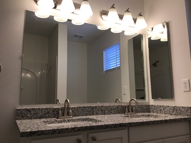 Building Photo - 280 Coyote Dr