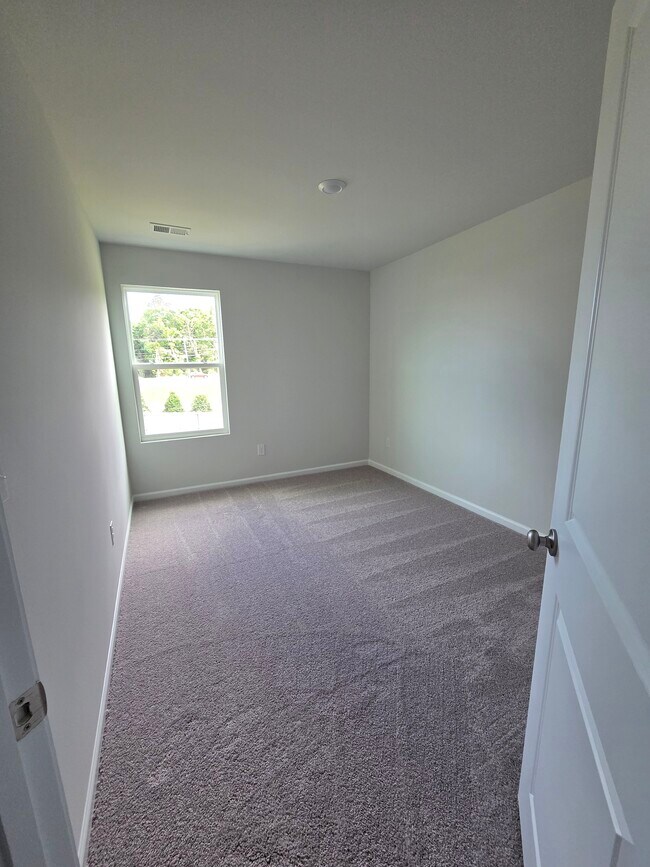 Building Photo - 681 Blossom Run