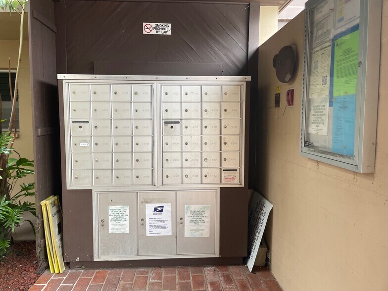 Mailboxes - 47-420 Hui Iwa St