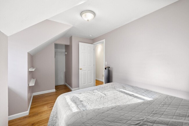 Building Photo - 31 Moulton Ave