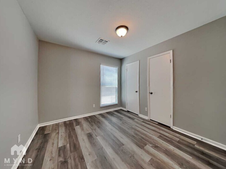 Building Photo - 7210 W Krall St