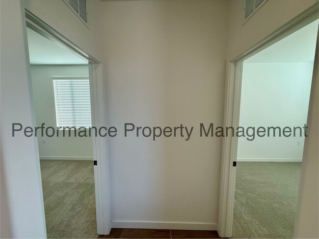 Building Photo - Gorgeous 5 Bed/3 Bath New Construction in Gossimer Grove w/ Solar