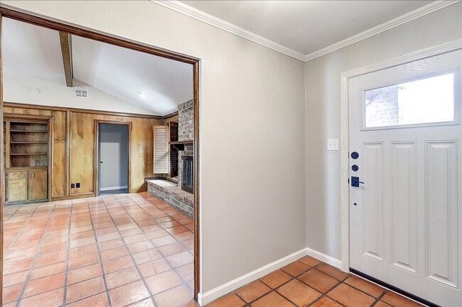 Building Photo - 5530 Tahoe Cir