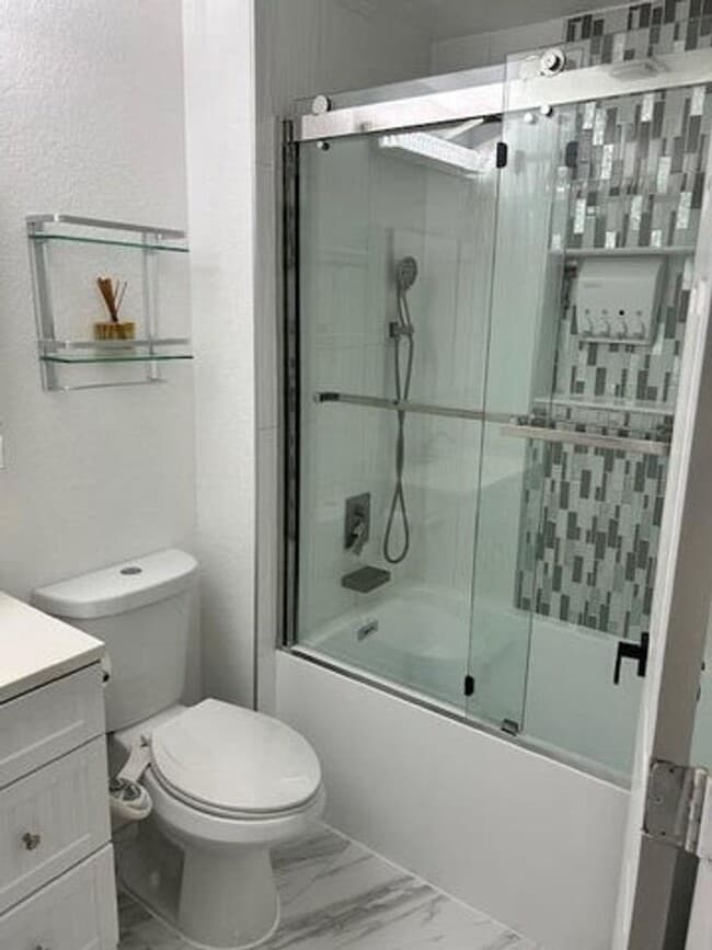 Building Photo - 1305 Lucaya Dr