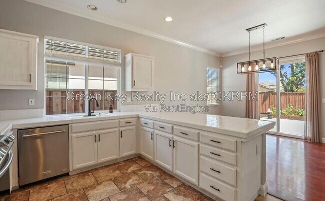 Building Photo - 229 Wisteria Ln