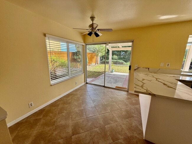 Building Photo - Nice 2 Story Family Home