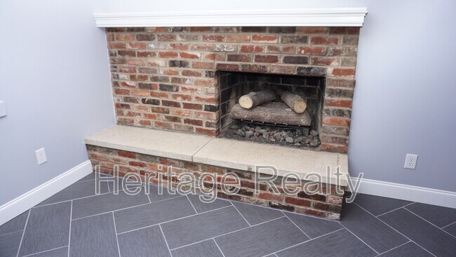 Building Photo - 529 Bardon Rd NW