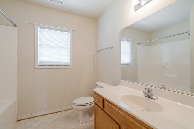 Building Photo - 3BR/2.5BA Home in Lakeside — Minutes to Bryan Park — $2,295/mo!