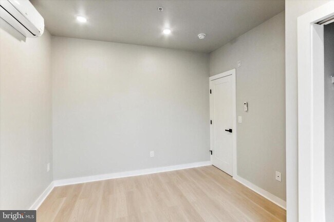 Building Photo - 316 S 52nd St