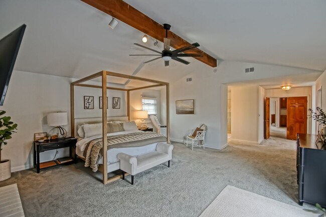 Building Photo - CHARMING & SPACIOUS, 5BR3.5BA HOME W/ PRIVATE YARD, BALCONY & SPRAWLING LIVING SPACE NEXT TO SAND...