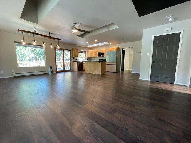 Building Photo - 14710 Roller Coaster Rd