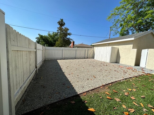 Building Photo - 3917 W Chandler Blvd