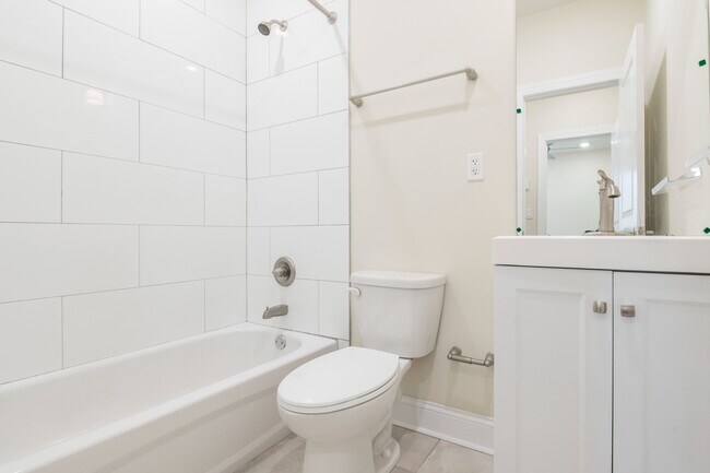 Building Photo - 1825 N Bouvier St