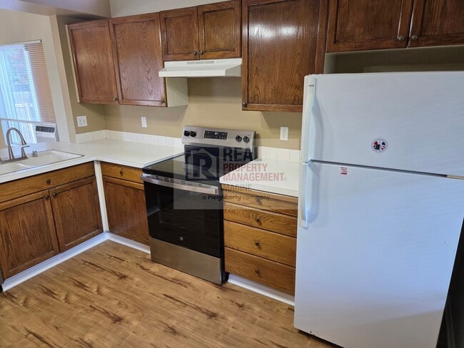 Building Photo - Check out this wonderful 3.0 bedroom, 2.0 ...