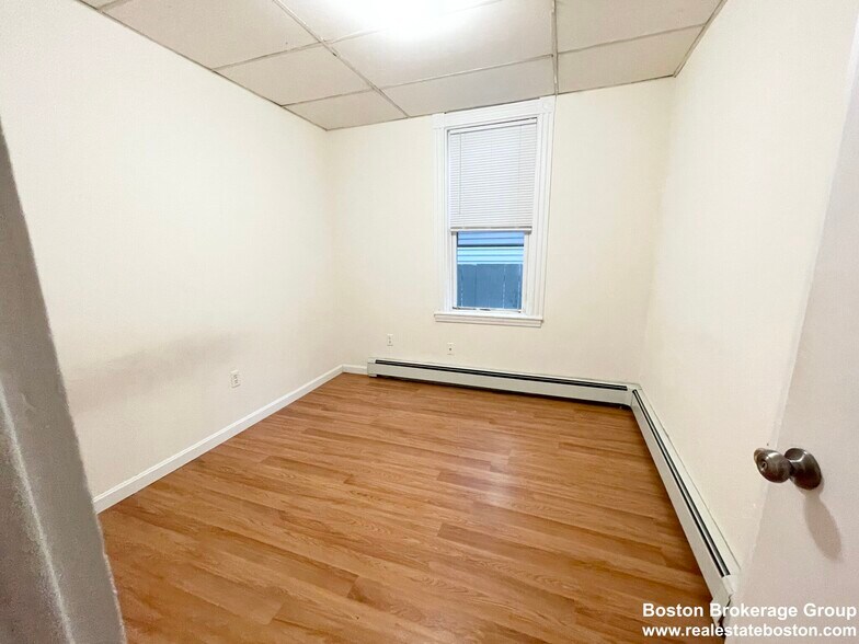 Building Photo - 1572 Tremont St