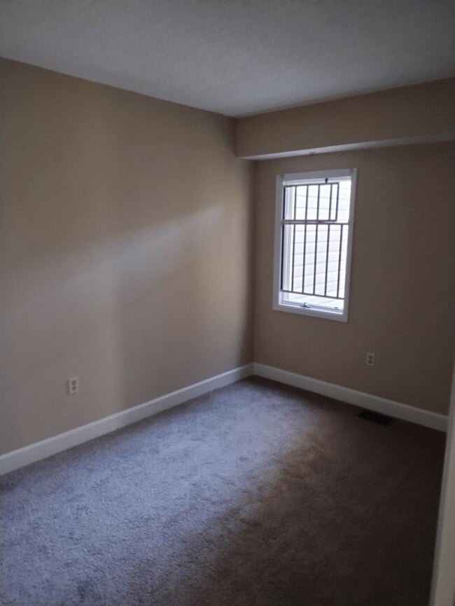 Building Photo - Spacious 3 Bedroom Condo- Olney, MD