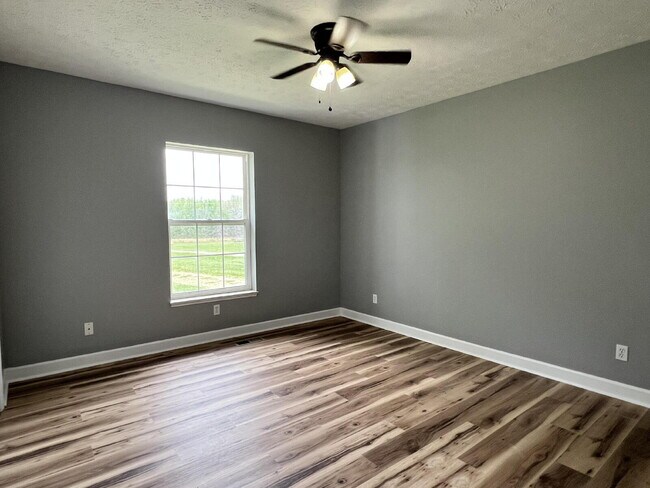 Building Photo - "Charming 3-Bedroom Haven with 2 Full Baths in Portland, TN – Your Cozy Retreat Awaits!"