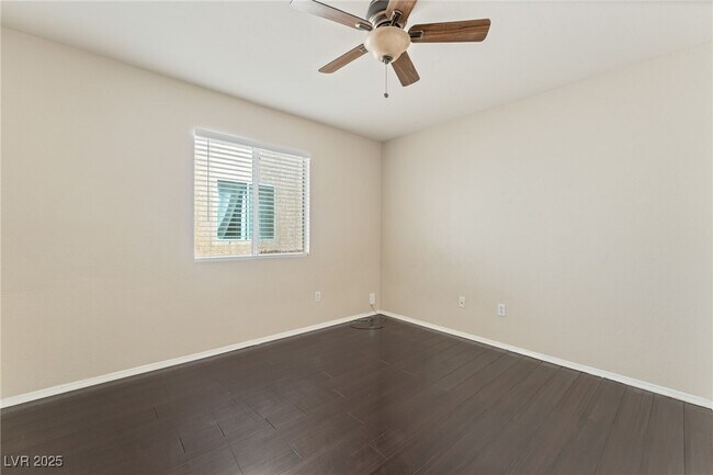 Building Photo - 857 Lantham Pl