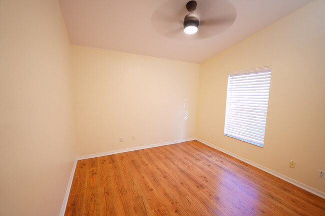 Building Photo - 828 Belville Blvd