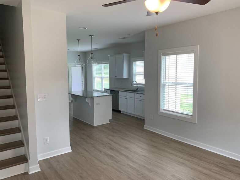 Building Photo - Northern Village