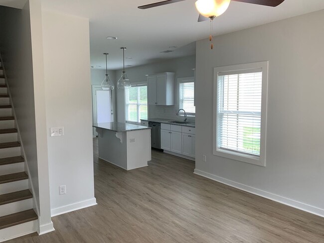 Building Photo - Northern Village