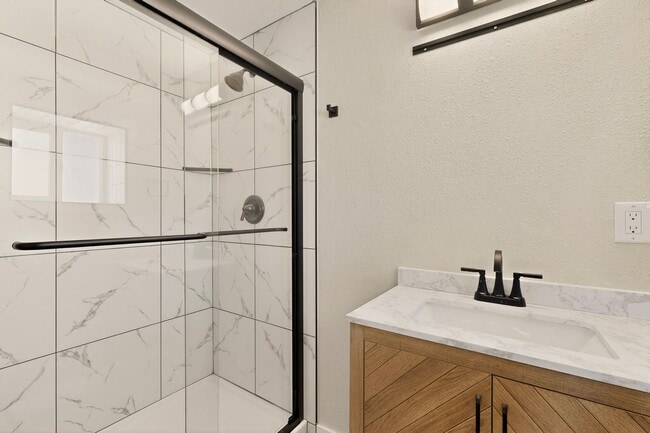 Building Photo - Beautifully Renovated Home for Rent