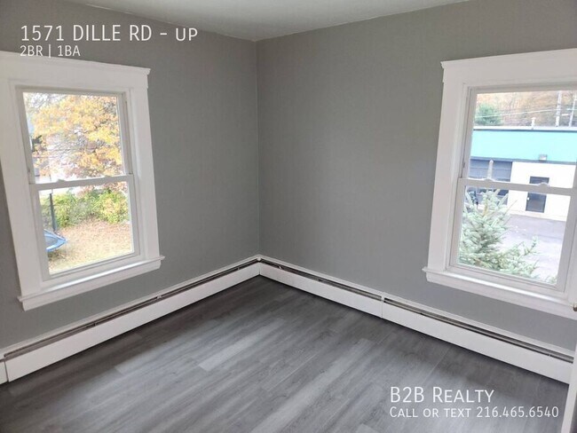 Building Photo - 1571 Dille Rd