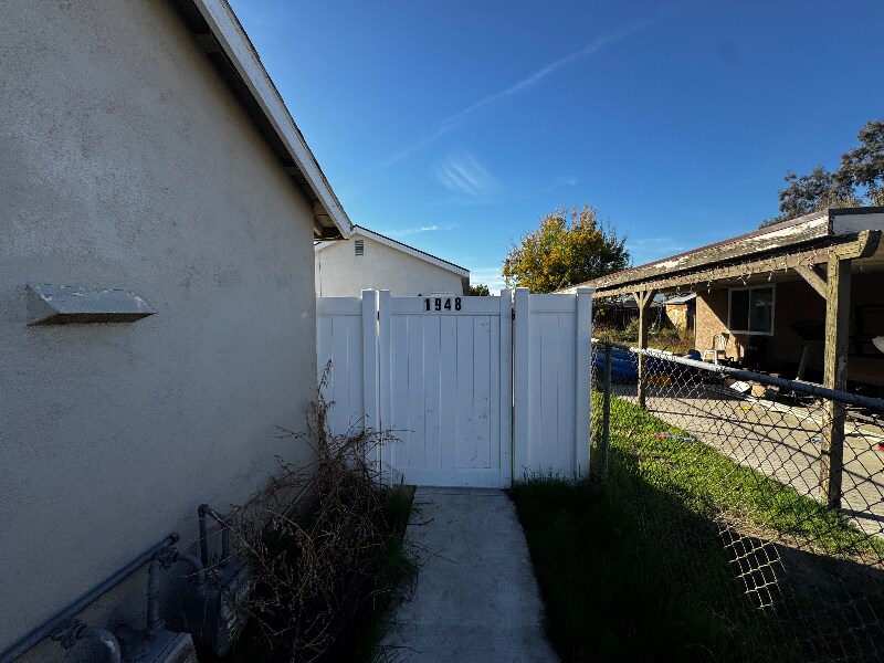 Building Photo - 1948 Turrill Ave