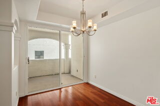 Building Photo - 11737 Goshen Ave