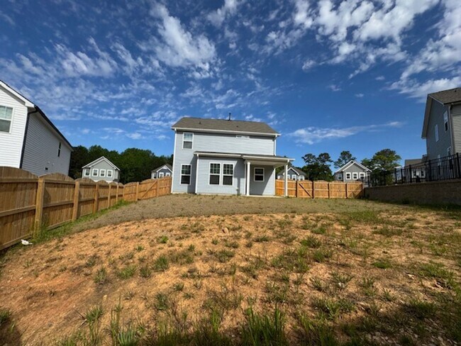 Building Photo - The Grove at Neill's Pointe