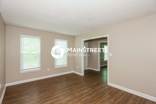 Building Photo - 4 Bedroom Pet-Friendly Home in Charlotte, NC with Main Street Renewal