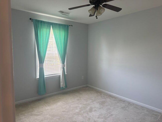 Building Photo - 800 Pinkney Pl