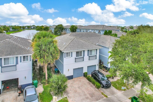 Building Photo - 1427 NW 34th Way