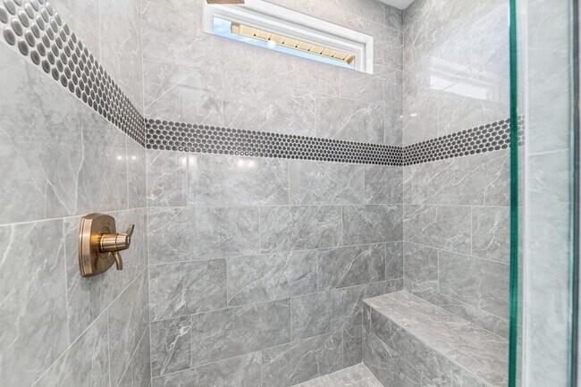 Building Photo - 601 Joyce Ave