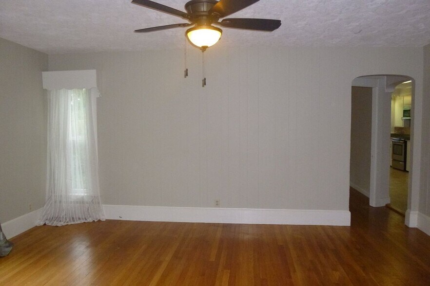 Building Photo - 293 High St