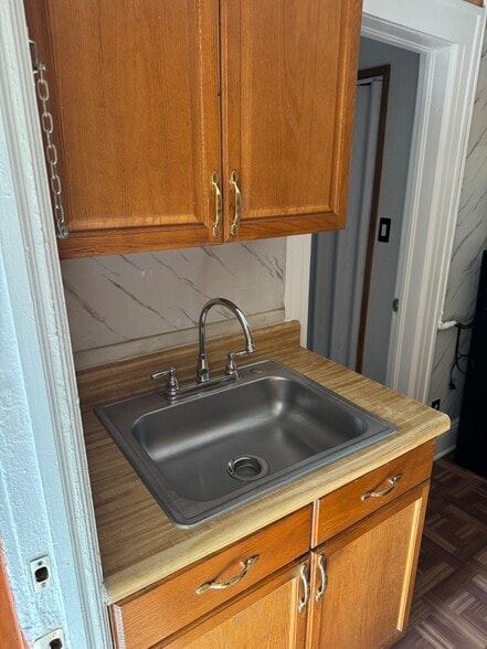 Kitchen - 476 E 33rd St