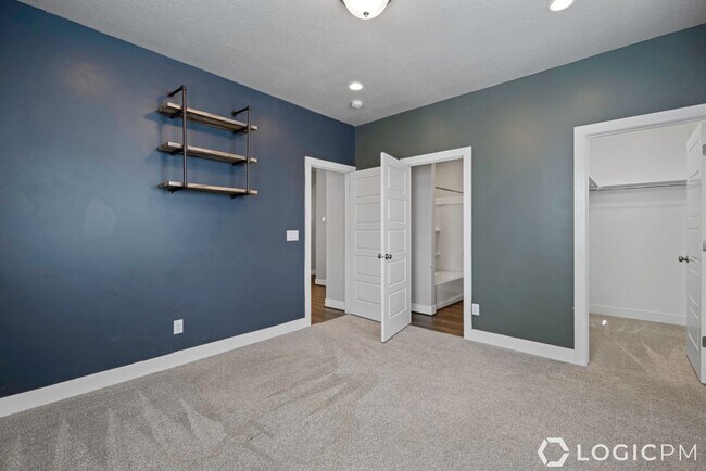 Building Photo - 7862 S 5440 W