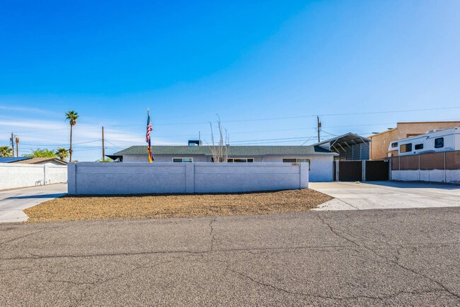 Building Photo - 2261 Sahara Dr