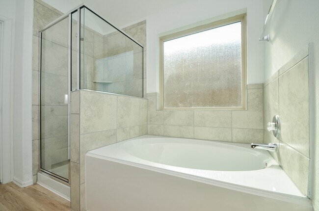 Building Photo - 1105 Breech Dr