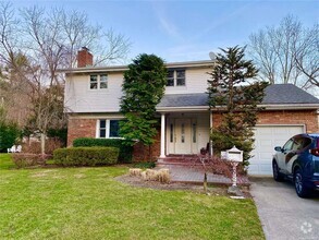 Building Photo - 6 Cove Ln