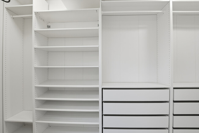 Building Photo - 619 Federal Ave E