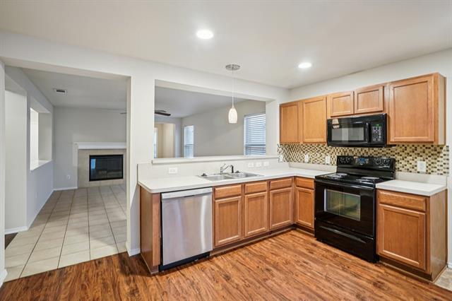 Building Photo - 9120 Sun Haven Way
