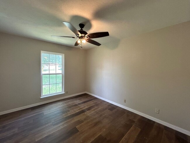 Building Photo - 3BED/2BATH Home for lease! Available Now in Live Oak!