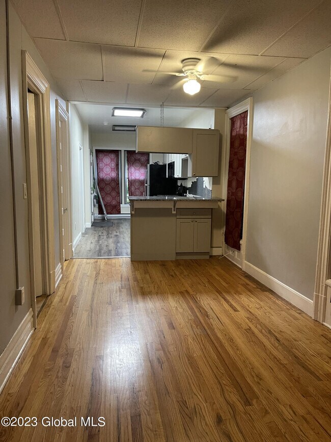 Building Photo - 198 4th St