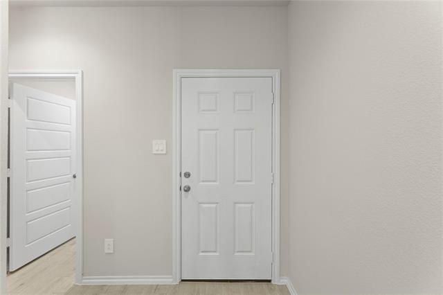 Building Photo - 1641 Mdw Crst Dr